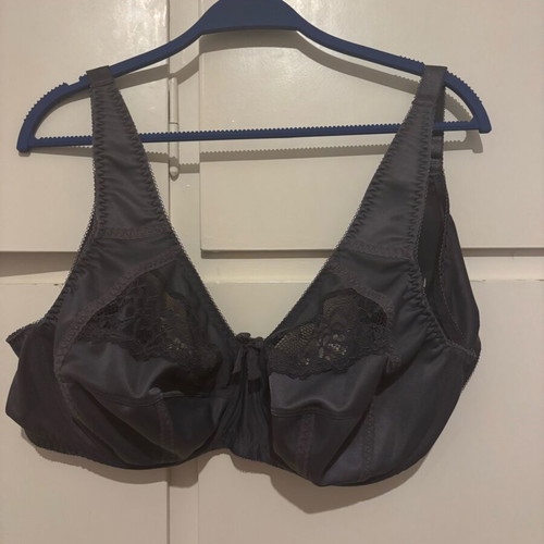 Bra 105 C with padding, like new, gray purple color