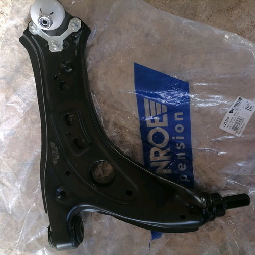 Polo 9N 2 right control arms with mounts new
