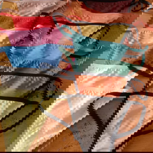 string εσώρουχα γυναικεία