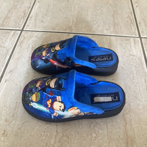 Children's slippers size 29 with superhero design
