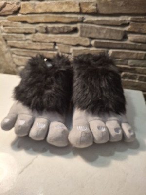 Funny Gorilla Feet Slippers like new, black and gray