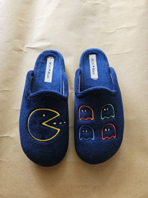 Mini Max Pac Man Anatomical Slippers Size 34 Like New Blue