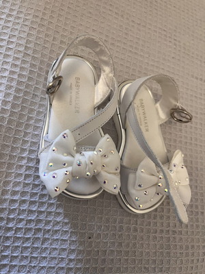 BabyWalker sandals with rhinestones and bow, size 20