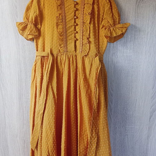 Girls' dress like new, 10 years old, with romantic ruffles