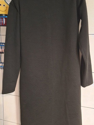 Dress used black with shoulder pads