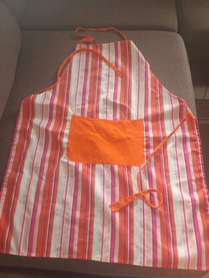 Kitchen apron like new for cooking protection