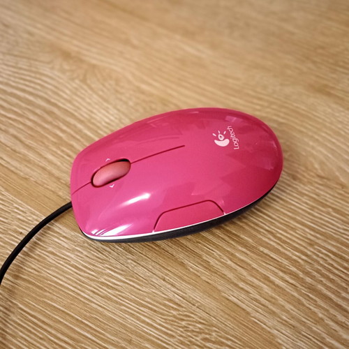 Logitech LS1 laser mouse USB like new, fuchsia