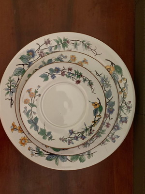 Woodhill dishes like new