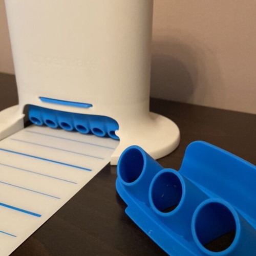 Tupperware Roll Press 630 ml like new with 4 attachments