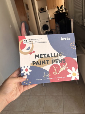 Metallic paint pens Arrtx like new, set of 18