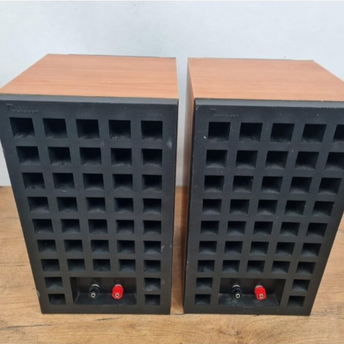 B&W DM 302 speakers like new, 100 watt, 8 ohm, 91db