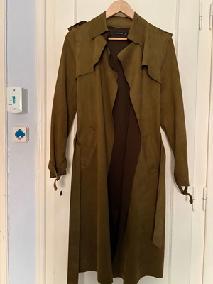 Stradivarius suede coat like new, olive color, size M
