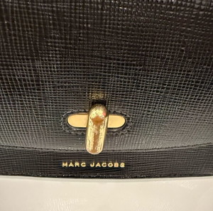 Marc jacobs crossbody bag