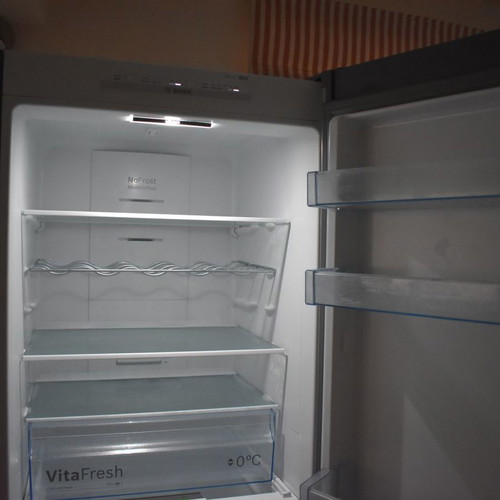 Ψυγειοκαταψύκτης Bosch KGN 36VLDE inox μεταχειρισμένος