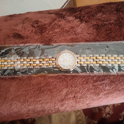 Getezin wristwatch like new, gold and silver