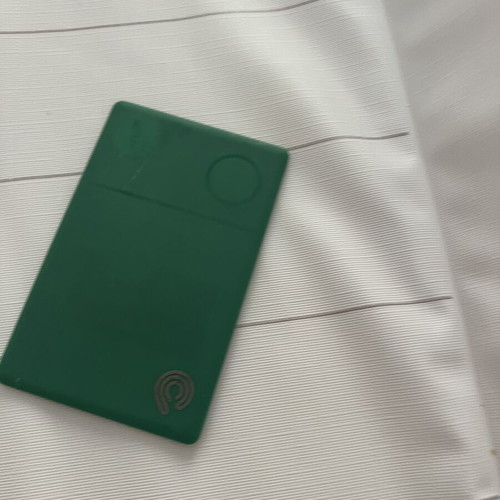 Hyperloq tracking card new with Bluetooth and wireless charging