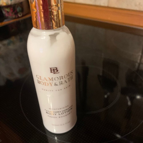 Body lotion new with fresh bouquet flower scent