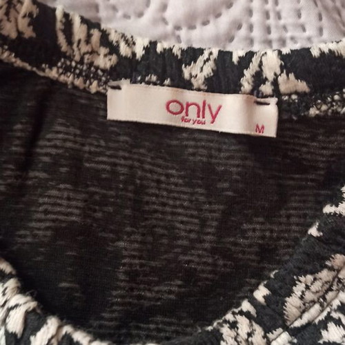 Only winter dress with short sleeves like new, black and white, size M
