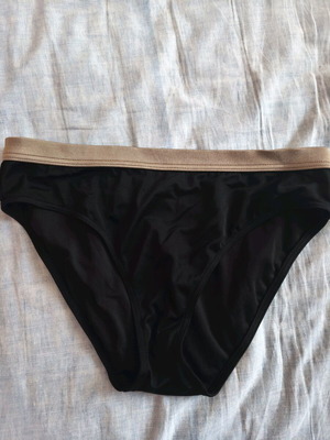 Victoria’s Secret women’s bikini bottom like new, black, size L