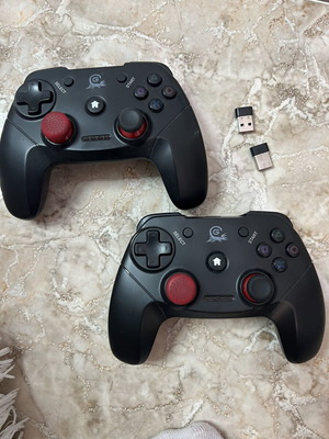 Wireless PC game controller, micro USB charging