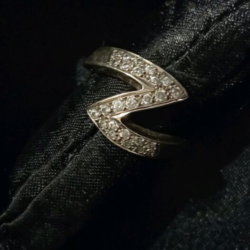Silver 925 ring with zirconia like new