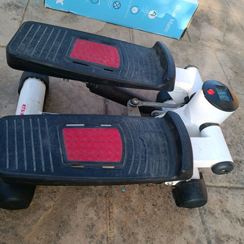 Step fitness equipment used with adjustable resistance