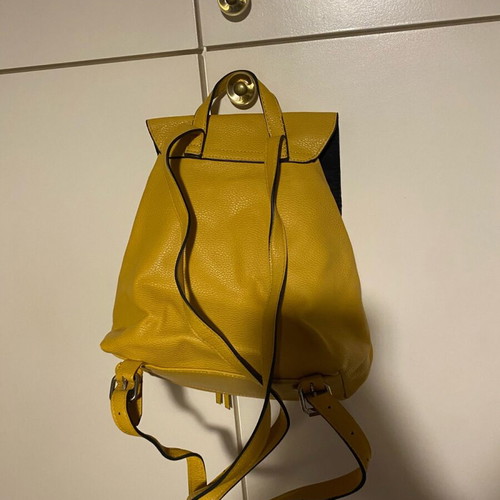 Stradivarius backpack bag like new, yellow