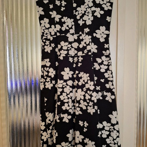 Miss Simbolo floral dress black and white used