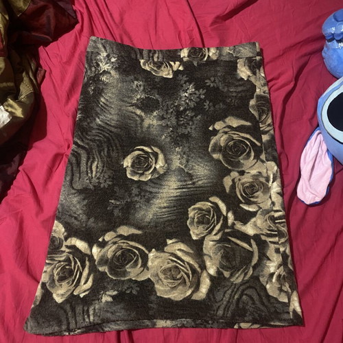 Skirt like new, size XL, black and brown floral pattern