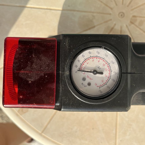 Portable air compressor 12V 250 PSI with work and emergency lights