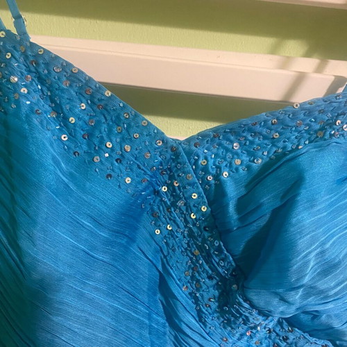 Sequin front top like new, blue