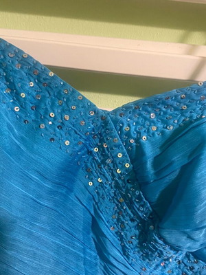 Sequin front top like new, blue
