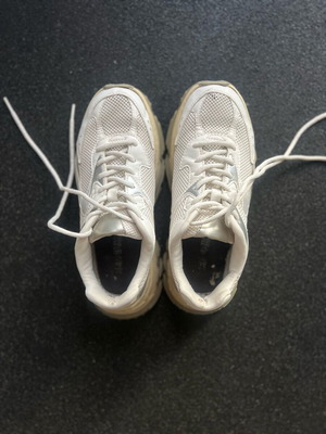 Bershka sneaker used, white, athletic, size 38
