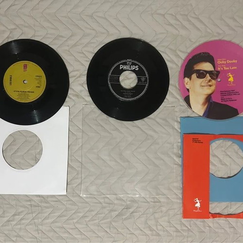 45 RPM record collection like new, lot of 14 discs