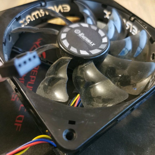 Enermax fan 12 V 120 mm without led light like new