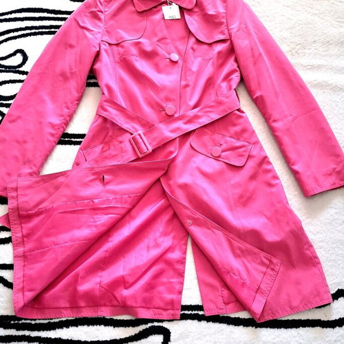 Marks & Spencer pink fuchsia trench coat with pockets and belt, waterproof, size 10