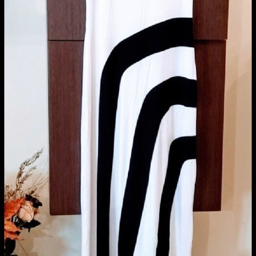 Dress like new, size L, black and white