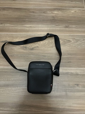 Tommy Hilfiger bag new, black leather, spacious with strap