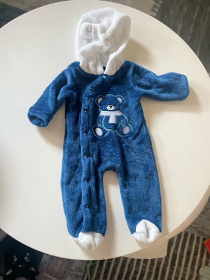 Baby fleece outing romper like new for 2-3 months old
