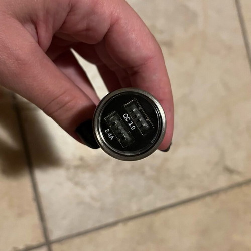 Car charger with 2 fast charging ports new
