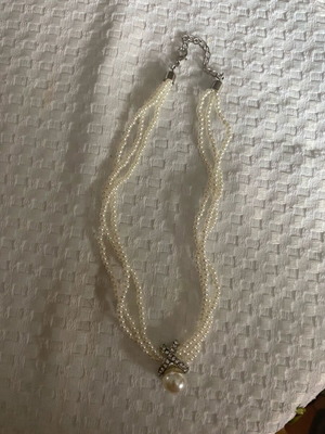 Pearl necklace like new