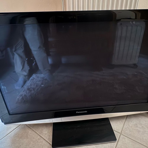 Panasonic VIERA 46" Plasma TH-46PZ80EA used, Full HD with remote