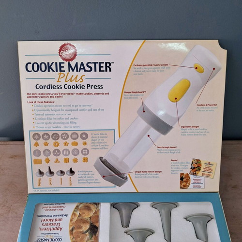 Wilton Cookie Master Plus Electric Cookie Press Vintage Complete Set