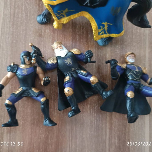 Knight collection used, 10 knights and 1 horse