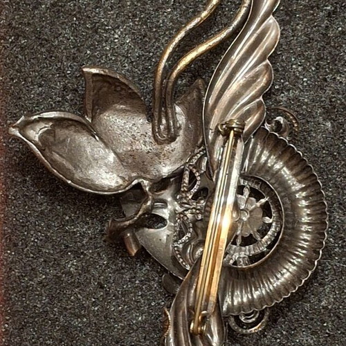 Vintage 90s mask brooch with flower used, bronze tone