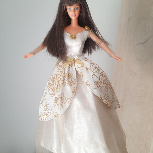 Mattel Club Wedd Special Edition 1997 Barbie doll with Mackie mold