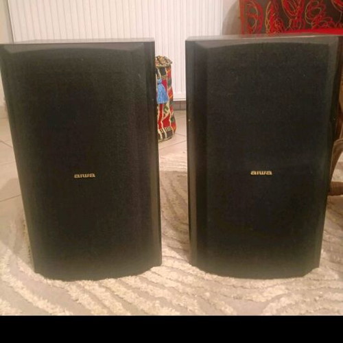 Aiwa floor speakers like new, standing type