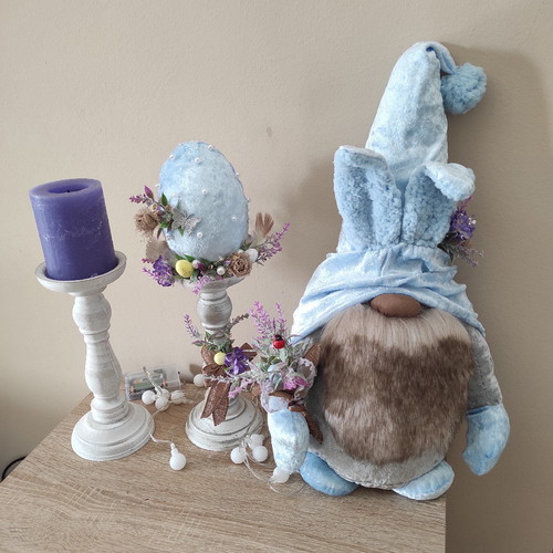 Easter decoration handmade gnome and egg holder new