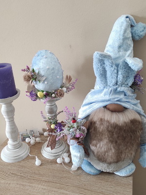 Easter decoration handmade gnome and egg holder new
