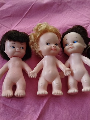 Vintage Pee-Wees pocket dolls set of 3, like new, 1960s